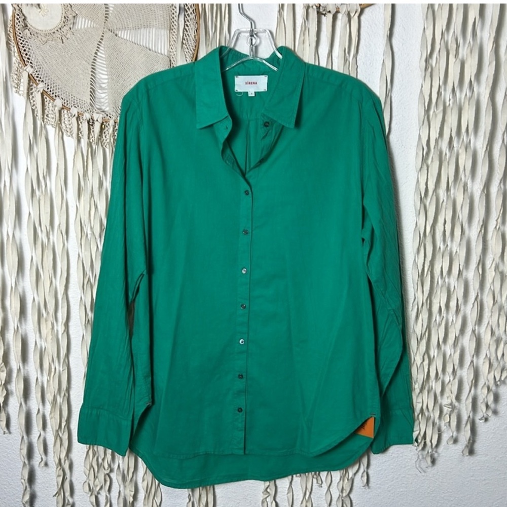 XiRENA green shirt, size small